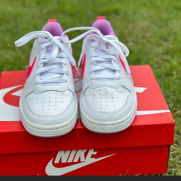 WOMEN'S SIZE 7 NIKE COURT BOROUGH LOW 2 (GS] - Picture 4 of 7